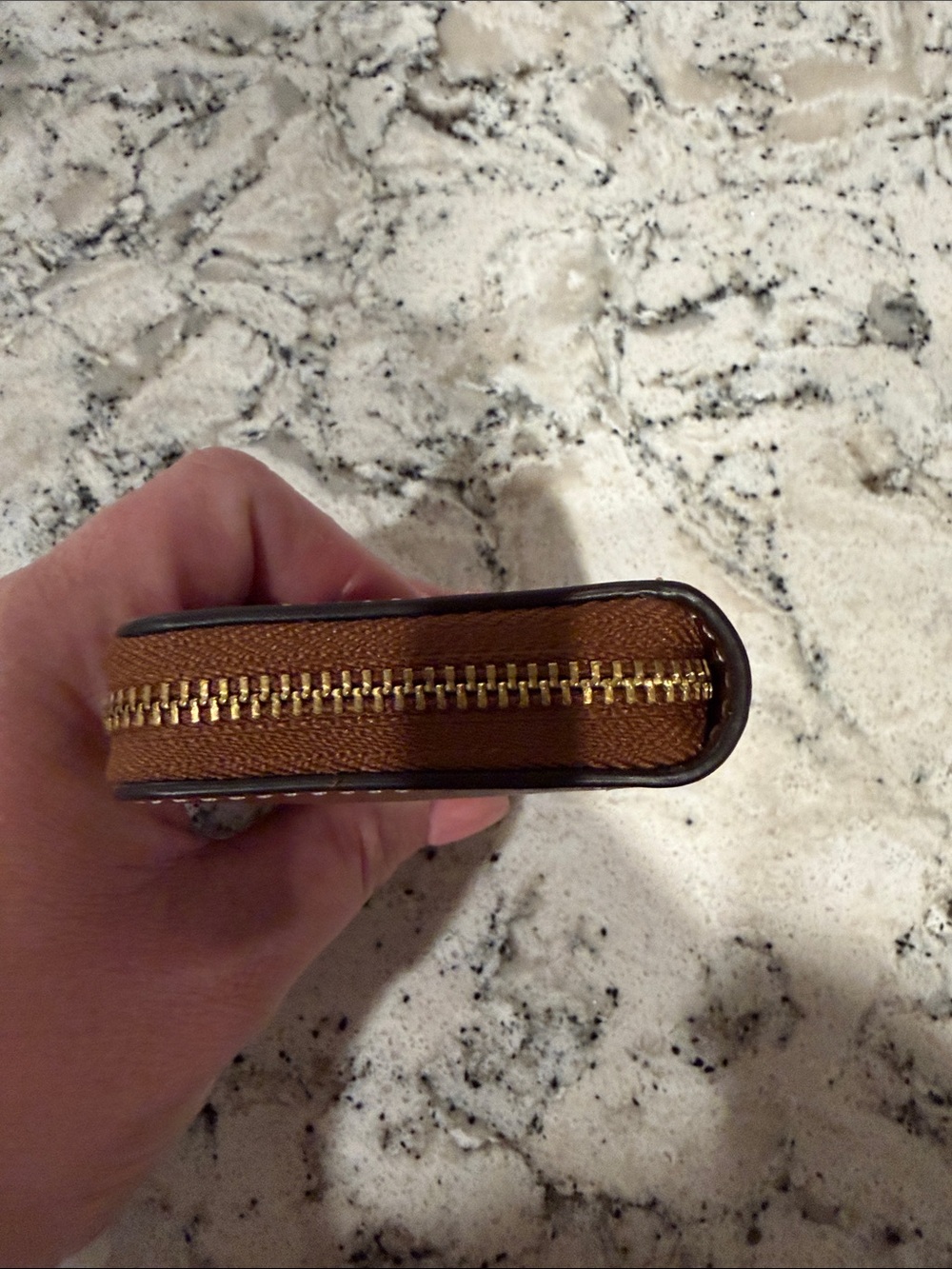 Coach “peanuts” zip around card wallet - Picture 7 of 7